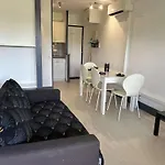 Avec Piscine, Terrasse Et Climatisation - 5 Couchages - Grau-du-roi - Fr-1-250-290 *