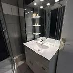 Apartment Avec Piscine, Terrasse Et Climatisation - 5 Couchages - Grau-du-roi - Fr-1-250-290 *